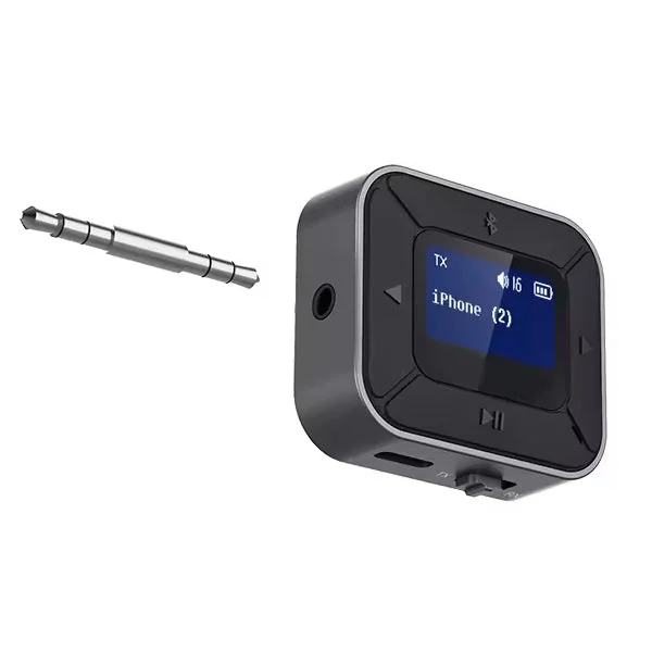 Liten svart bluetooth-enhet med skjerm og en lang, tynn plugg, på hvit bakgrunn