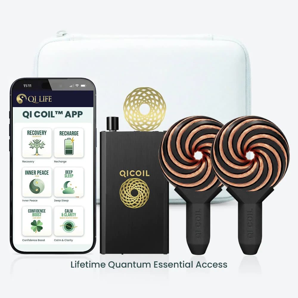 Mobiltelefon med appen «Qi Coil App», hvit koffert, svart kontrollenhet og to svarte spiralformede håndspoler